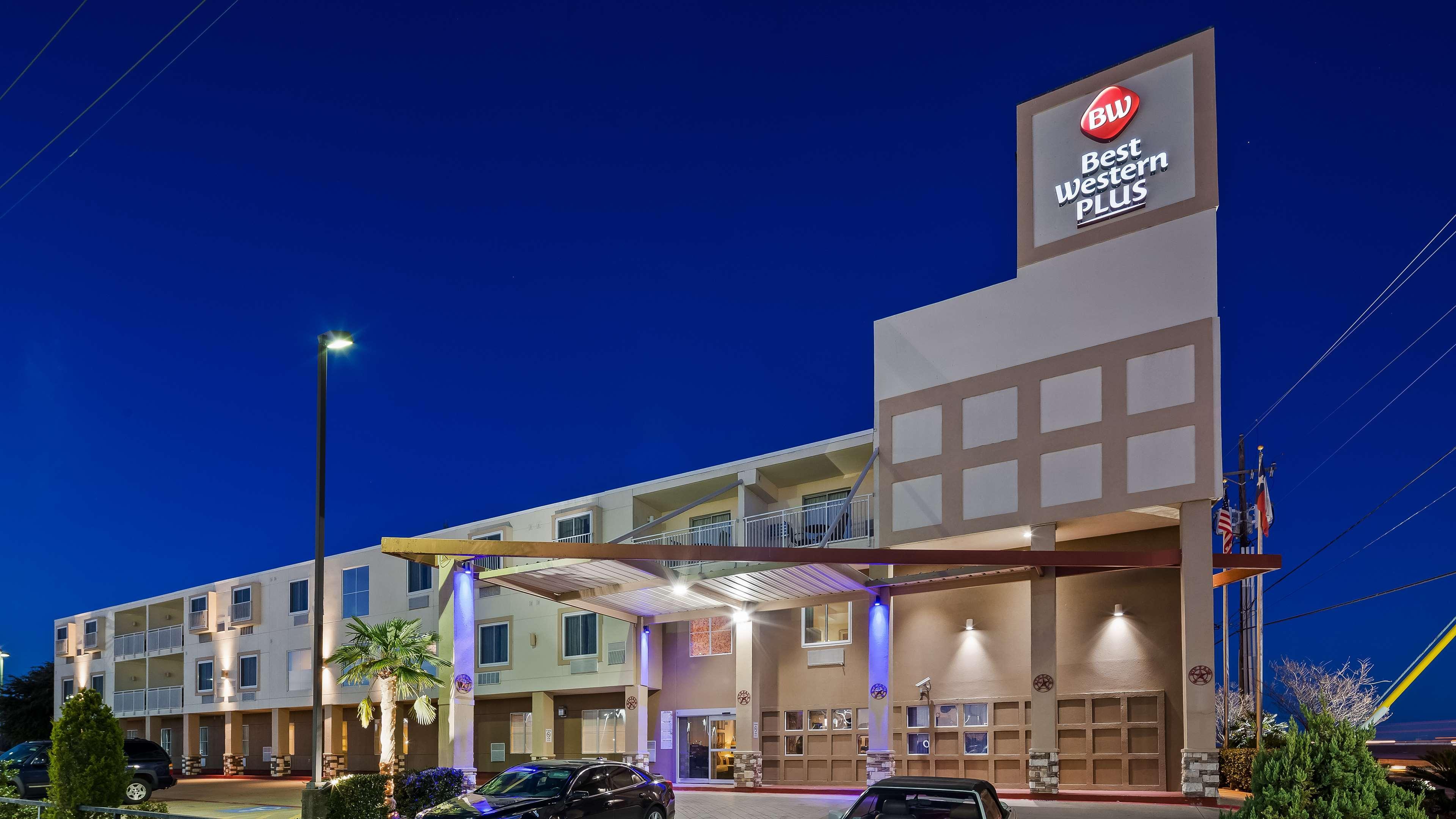 Best Western Plus Rockwall Inn & Suites Exterior photo